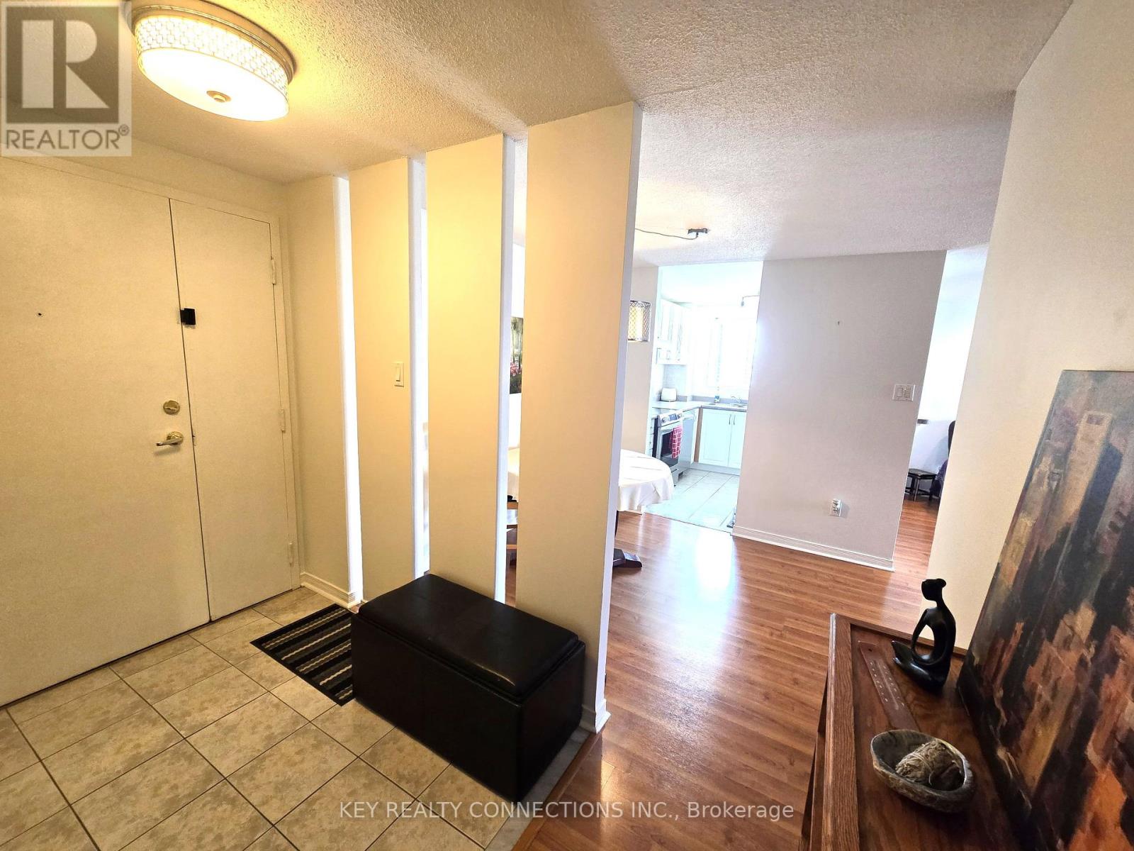 313 - 6720 Glen Erin Drive, Mississauga, Ontario  L5N 3K8 - Photo 3 - W12433663