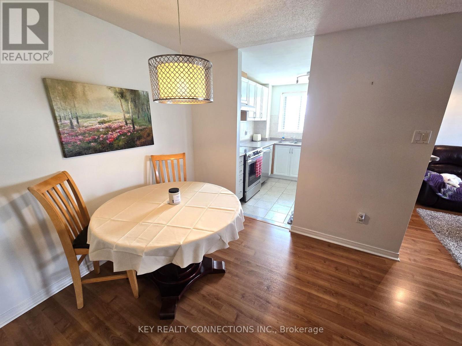 313 - 6720 Glen Erin Drive, Mississauga, Ontario  L5N 3K8 - Photo 4 - W12433663