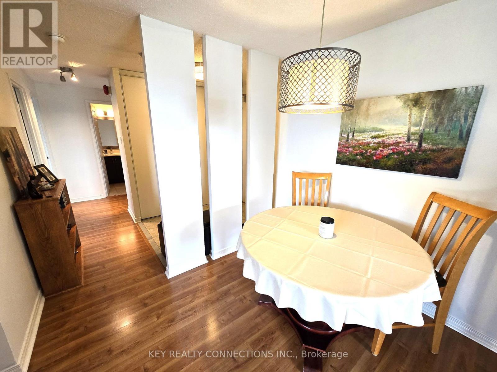313 - 6720 Glen Erin Drive, Mississauga, Ontario  L5N 3K8 - Photo 5 - W12433663