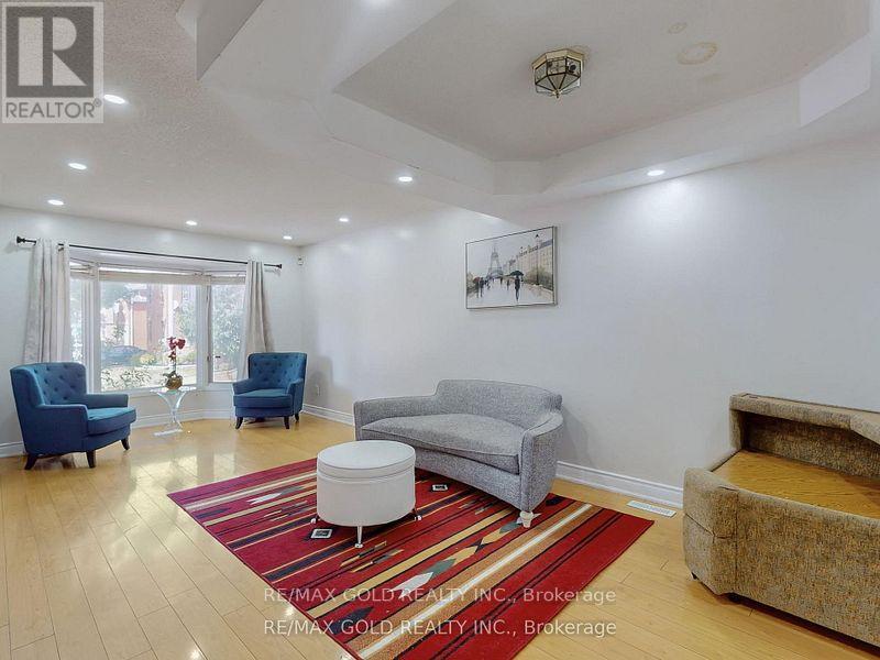 78 Fern Valley Crescent, Brampton (Sandringham-Wellington), Ontario  L6R 1K5 - Photo 2 - W12433665