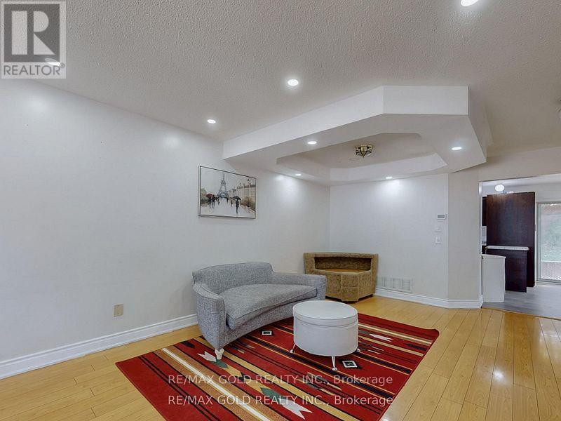 78 Fern Valley Crescent, Brampton (Sandringham-Wellington), Ontario  L6R 1K5 - Photo 3 - W12433665