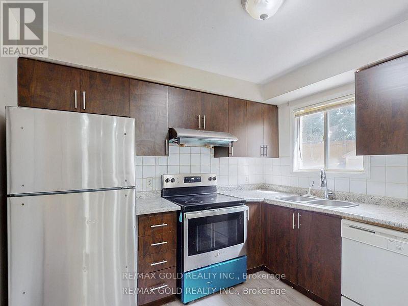 78 Fern Valley Crescent, Brampton (Sandringham-Wellington), Ontario  L6R 1K5 - Photo 6 - W12433665