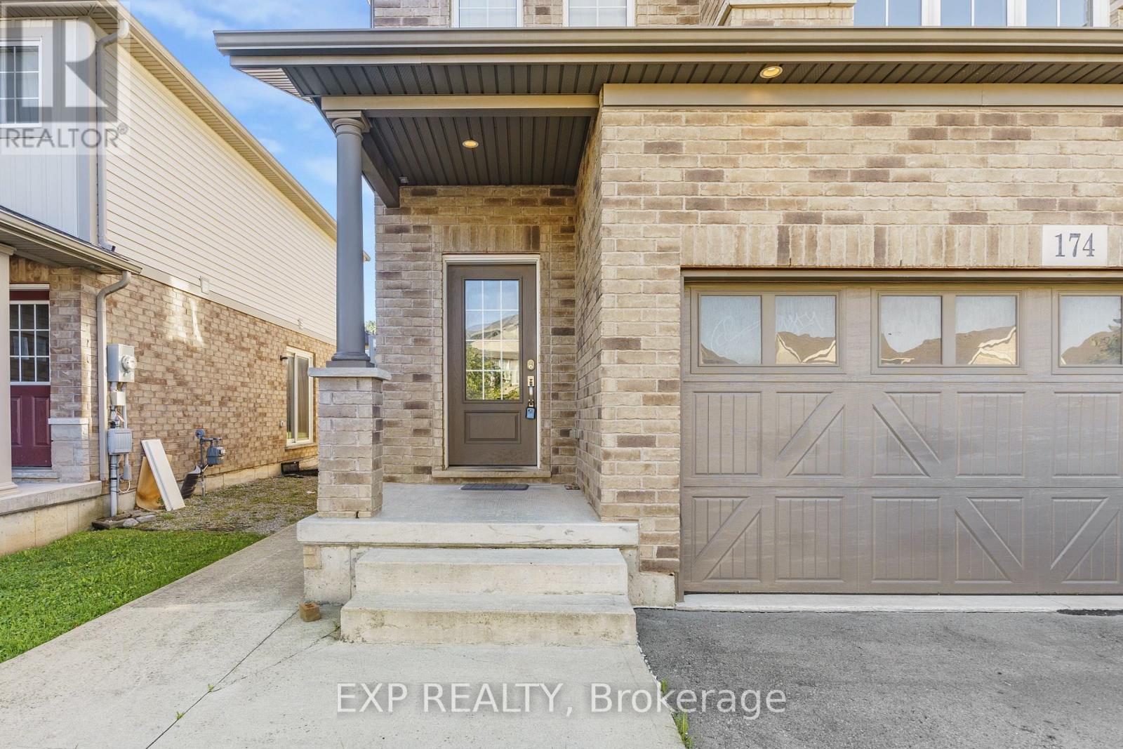 174 Winterberry Boulevard, Thorold, Ontario  L2V 0C2 - Photo 2 - X12433640