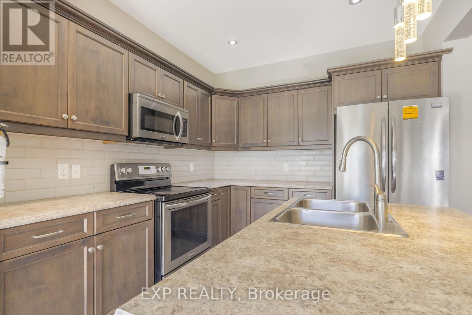 174 Winterberry Boulevard, Thorold, Ontario  L2V 0C2 - Photo 7 - X12433640