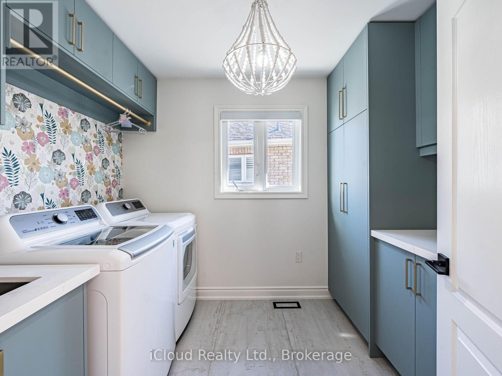 207 Rutherford Road, Bradford West Gwillimbury, Ontario  L3X 0X5 - Photo 45 - N12433687