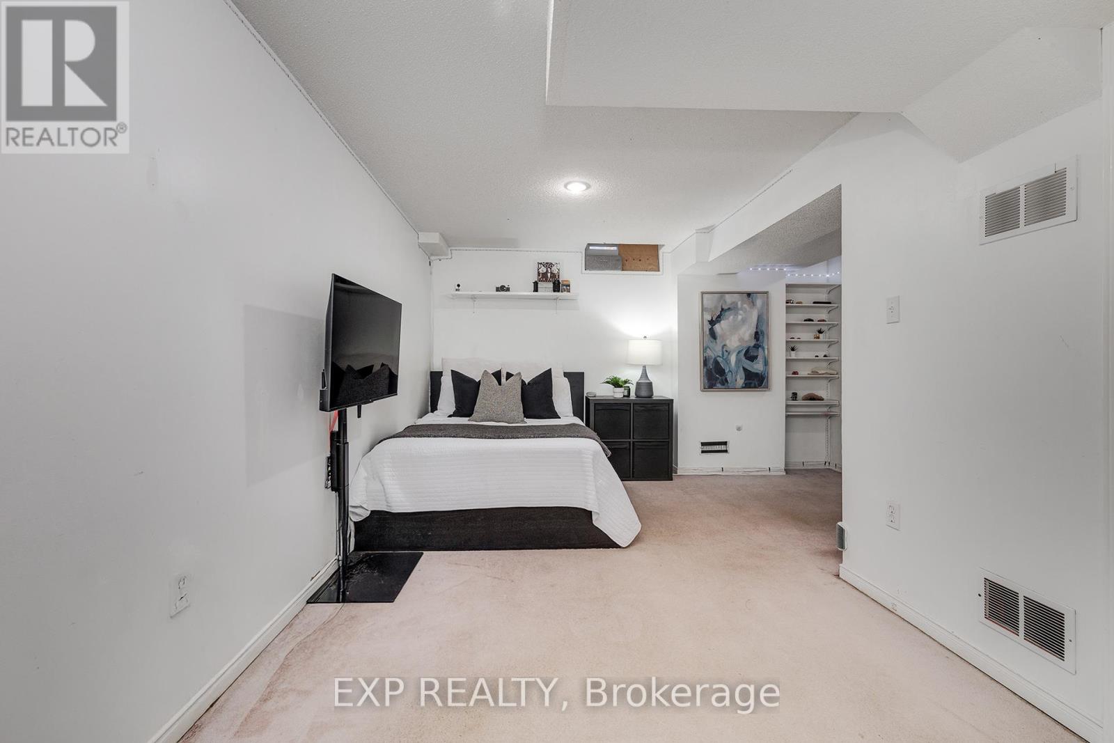 24 - 1591 South Parade Court, Mississauga, Ontario  L5M 6G1 - Photo 22 - W12433688