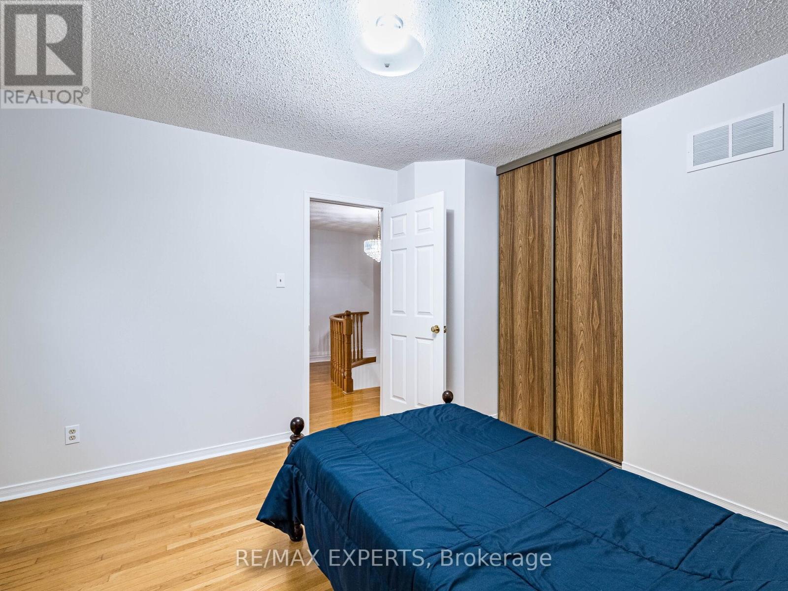 33 Nipissing Crescent, Brampton, Ontario  L6S 5A4 - Photo 34 - W12433580