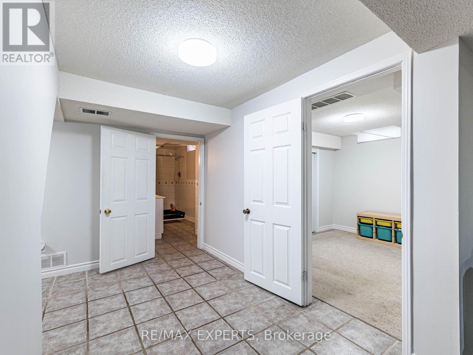 33 Nipissing Crescent, Brampton, Ontario  L6S 5A4 - Photo 43 - W12433580