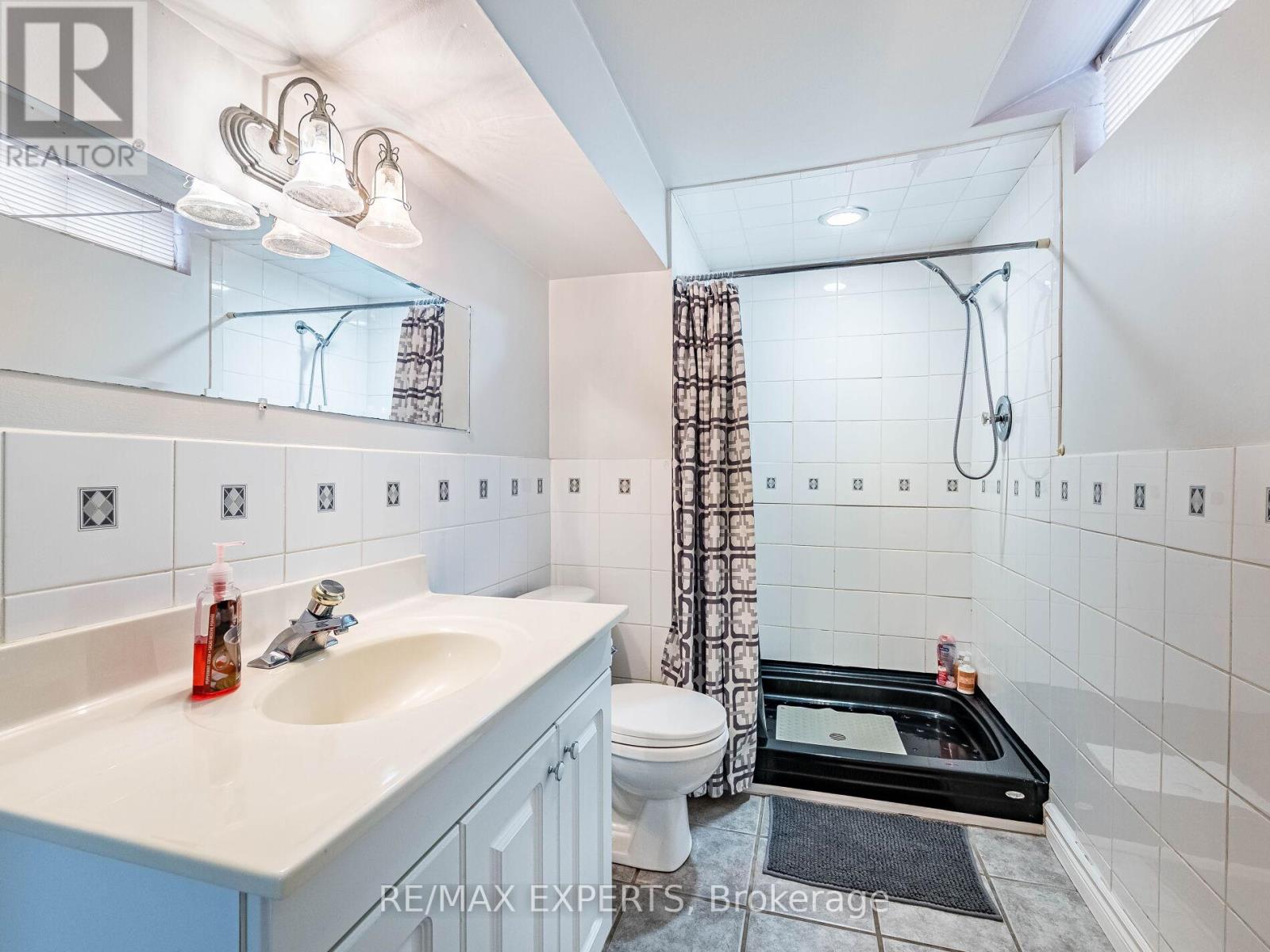 33 Nipissing Crescent, Brampton, Ontario  L6S 5A4 - Photo 46 - W12433580