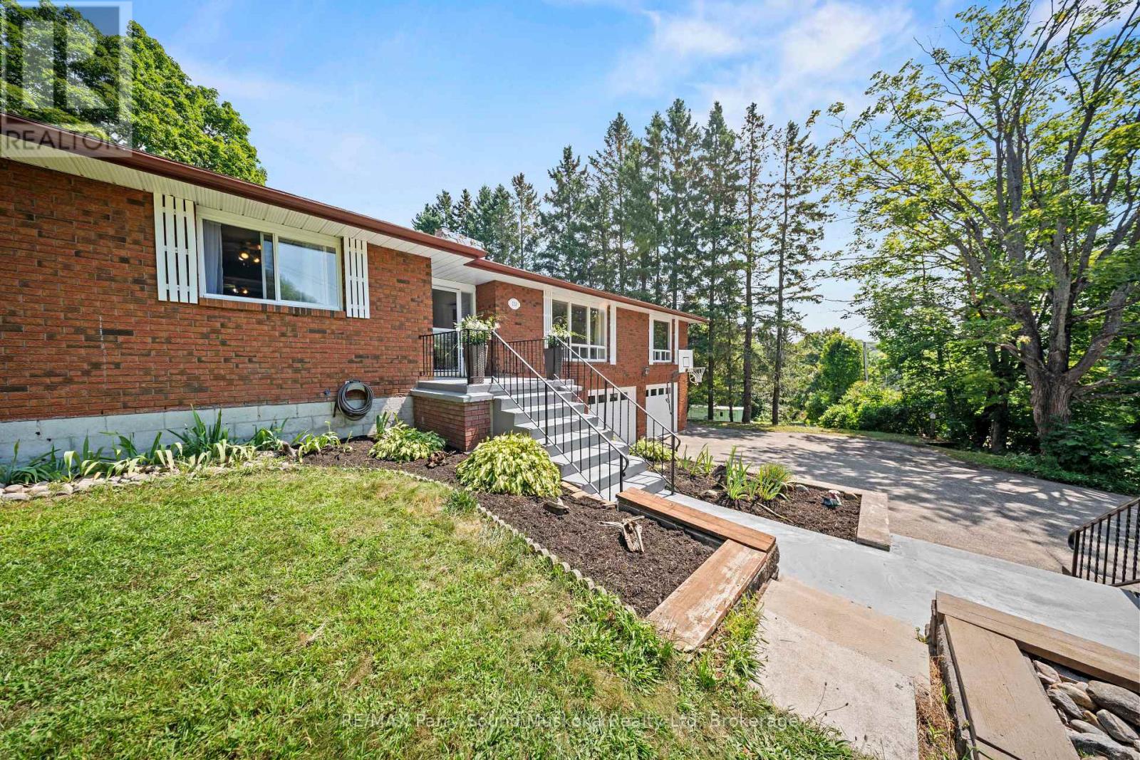 113 North Road, Mcdougall, Ontario  P2A 2W9 - Photo 3 - X12433702