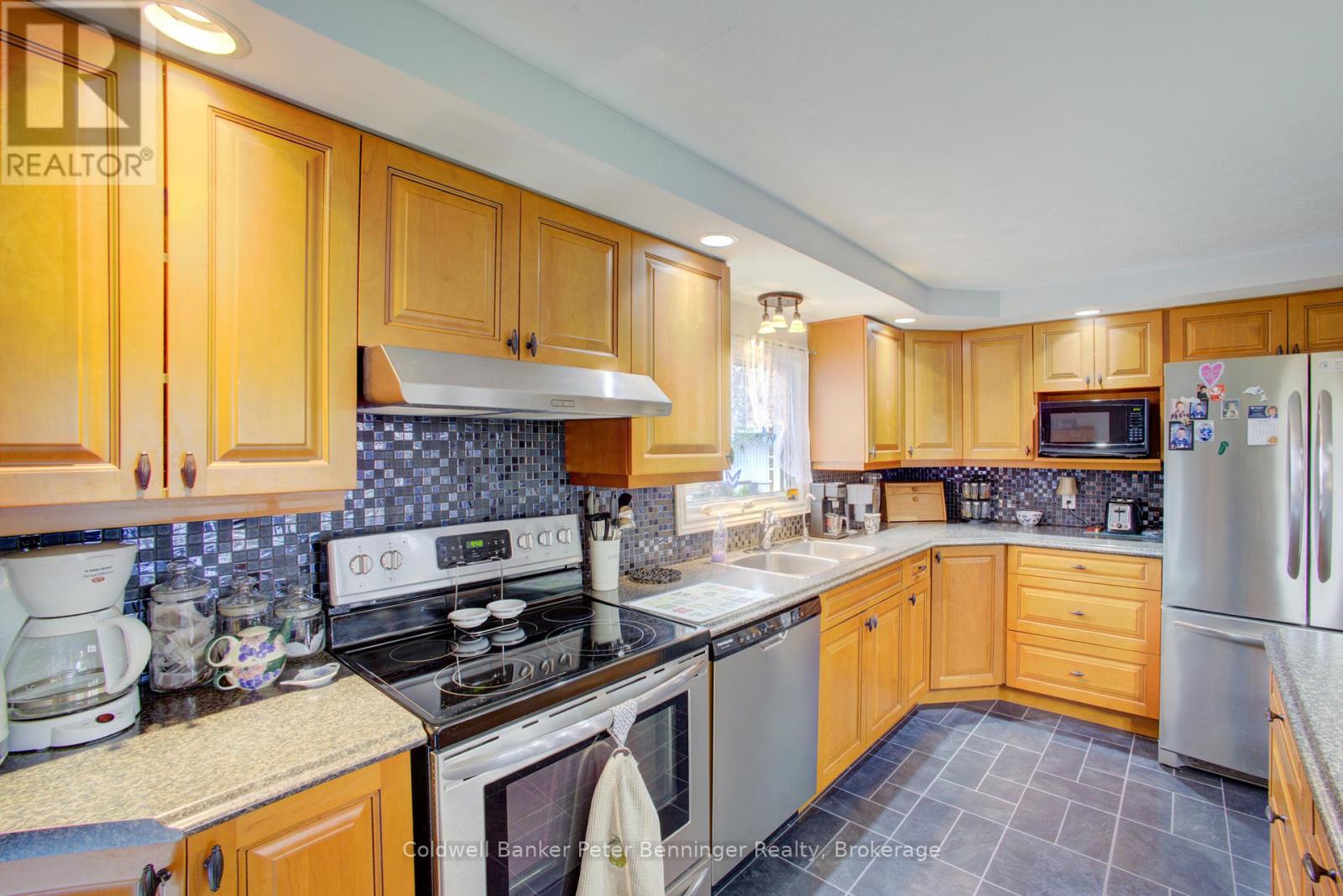 119 Main Street, Kincardine, Ontario  N0G 2T0 - Photo 5 - X12329130