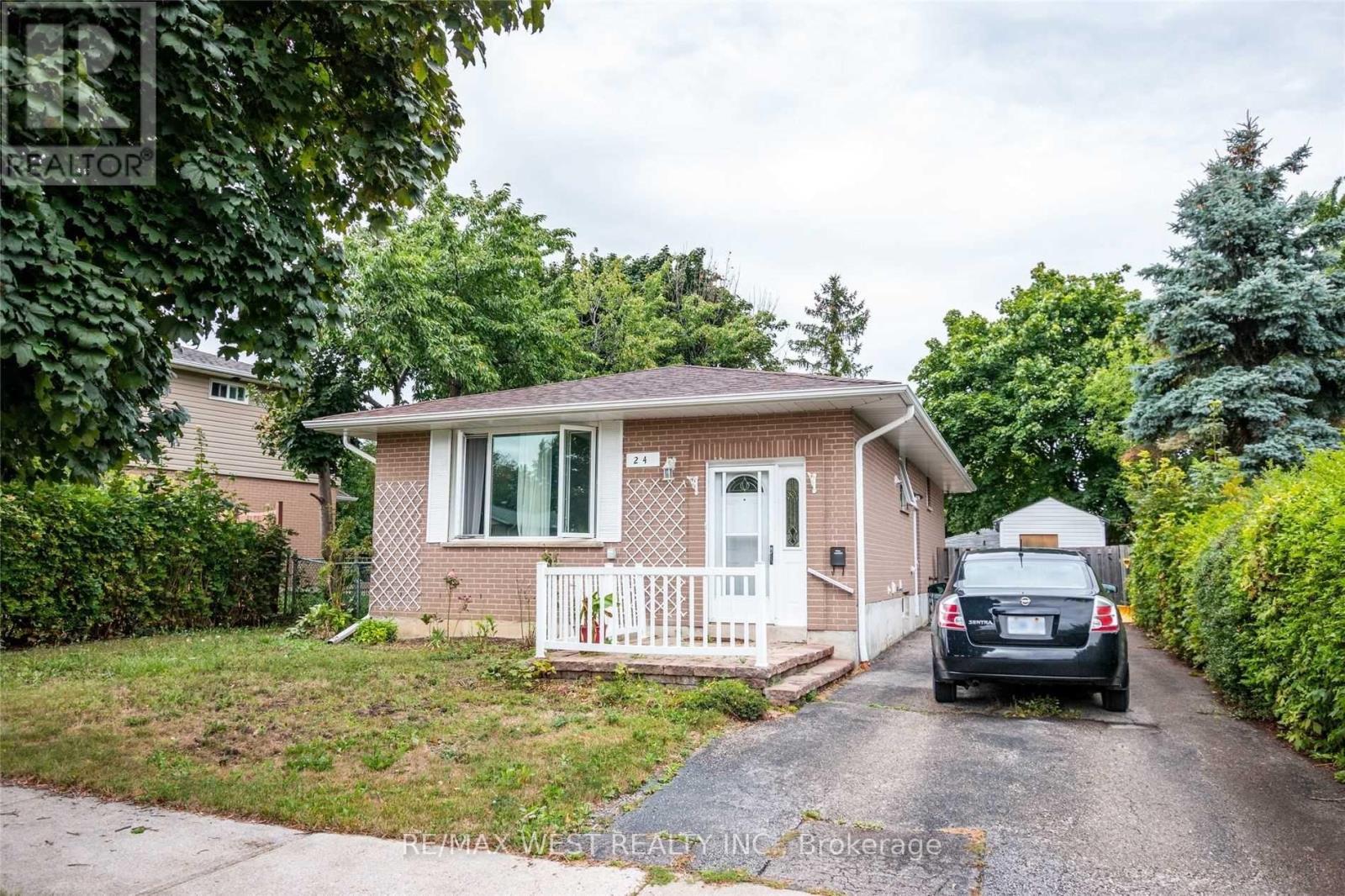 24 GABLE DRIVE, Brampton, Ontario