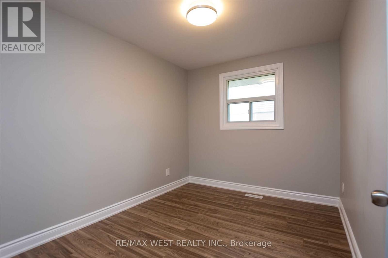 24 Gable Drive, Brampton, Ontario  L6V 2H1 - Photo 12 - W12433693