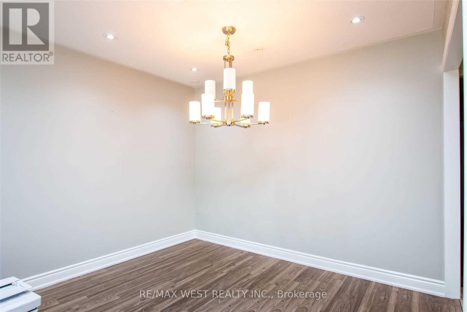 24 Gable Drive, Brampton, Ontario  L6V 2H1 - Photo 5 - W12433693