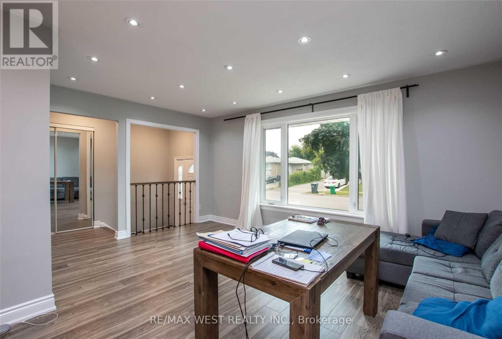 24 Gable Drive, Brampton, Ontario  L6V 2H1 - Photo 7 - W12433693