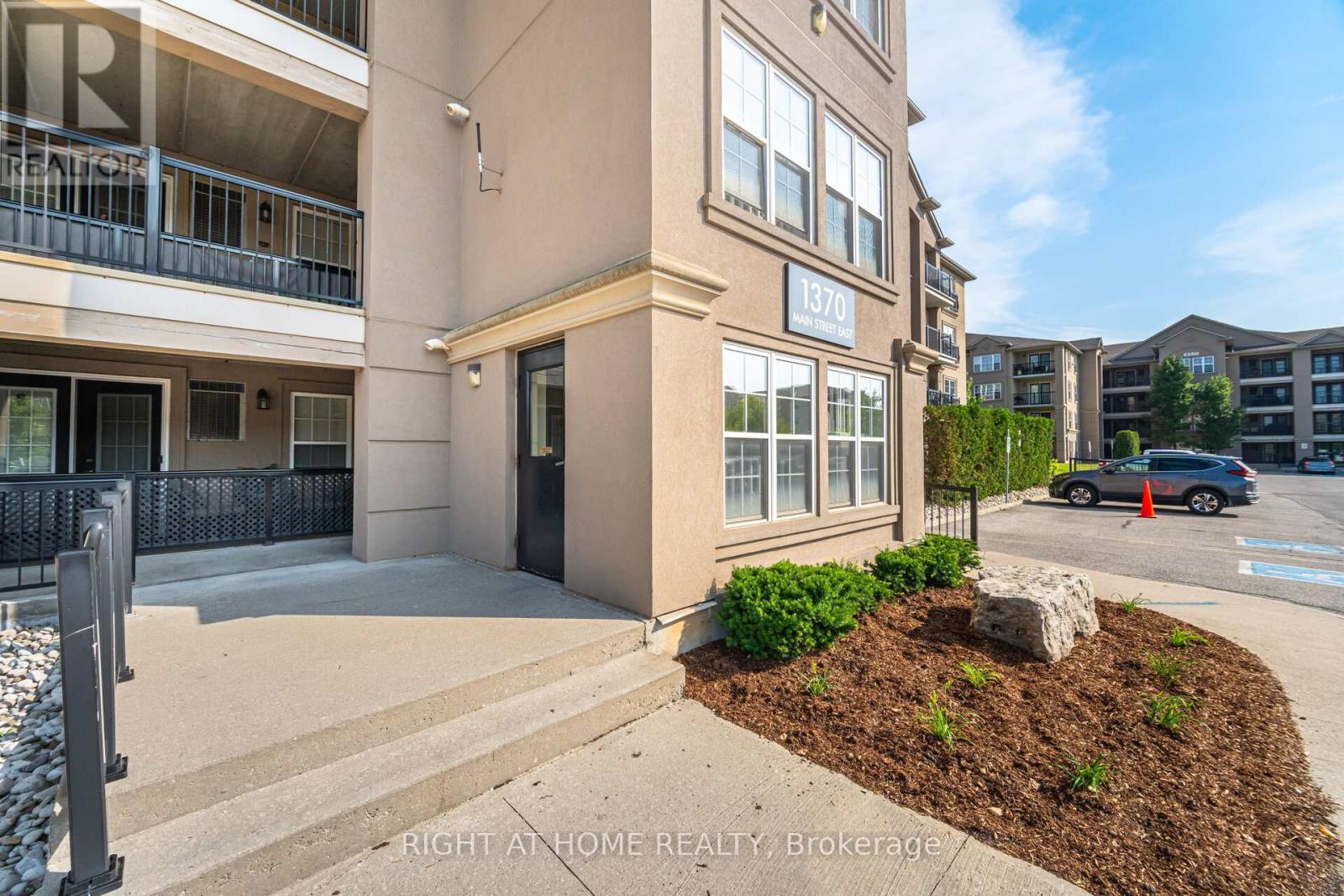 311 - 1370 Main Street E, Milton, Ontario  L9T 7S8 - Photo 3 - W12433699