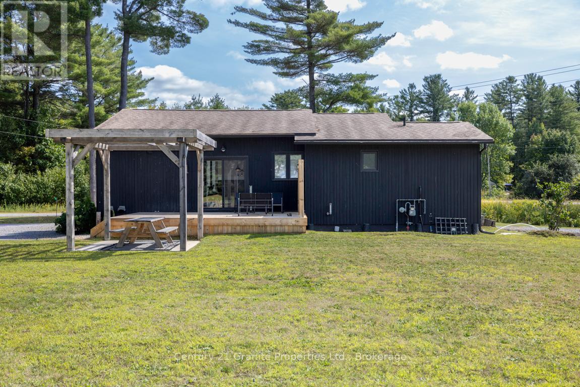 4 Bartlett Drive, Seguin, Ontario  P2A 2W8 - Photo 8 - X12433716