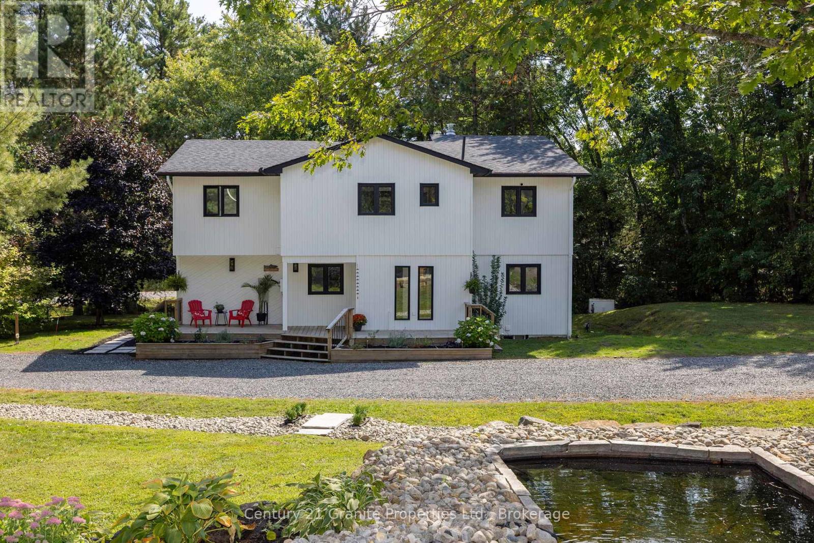 8 Bartlett Drive, Seguin, Ontario  P2A 2W8 - Photo 13 - X12433717