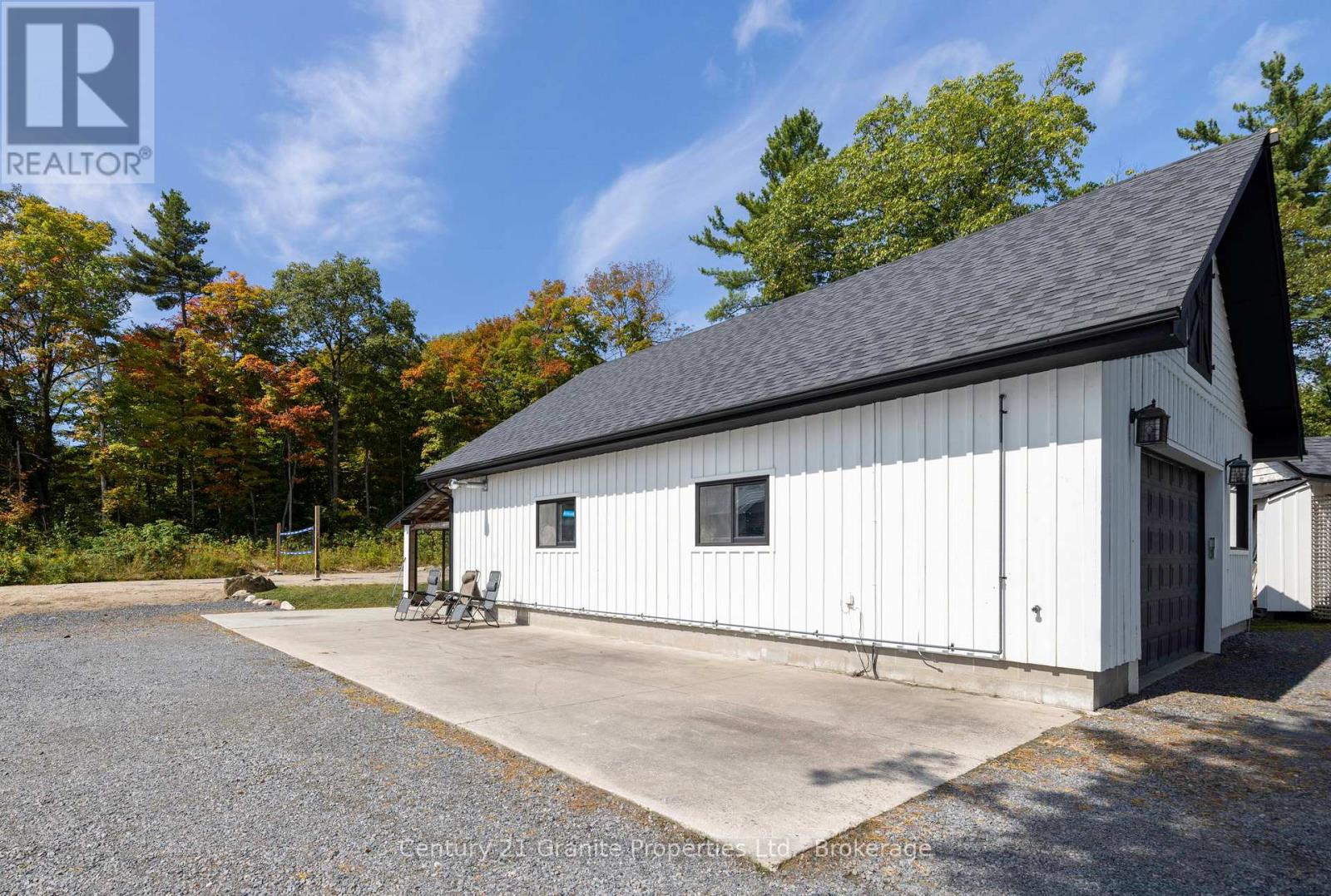 8 Bartlett Drive, Seguin, Ontario  P2A 2W8 - Photo 5 - X12433717