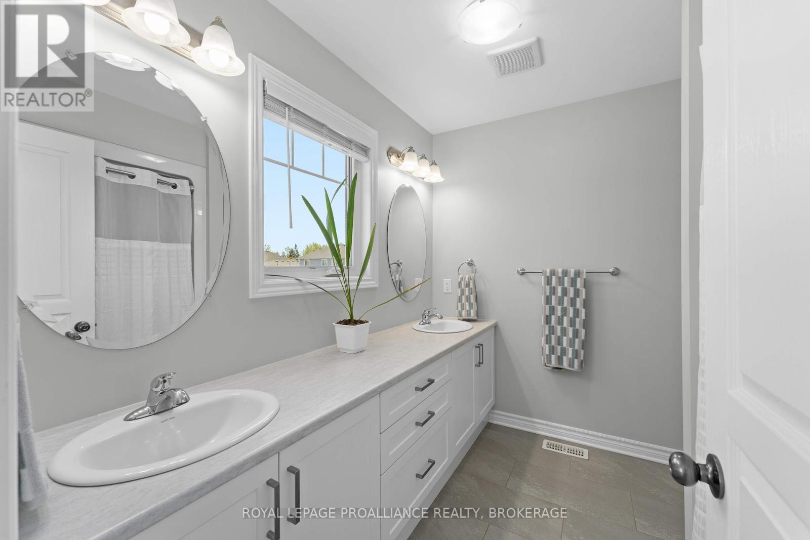1606 Brookedayle Avenue, Kingston, Ontario  K7P 0S8 - Photo 27 - X12433724