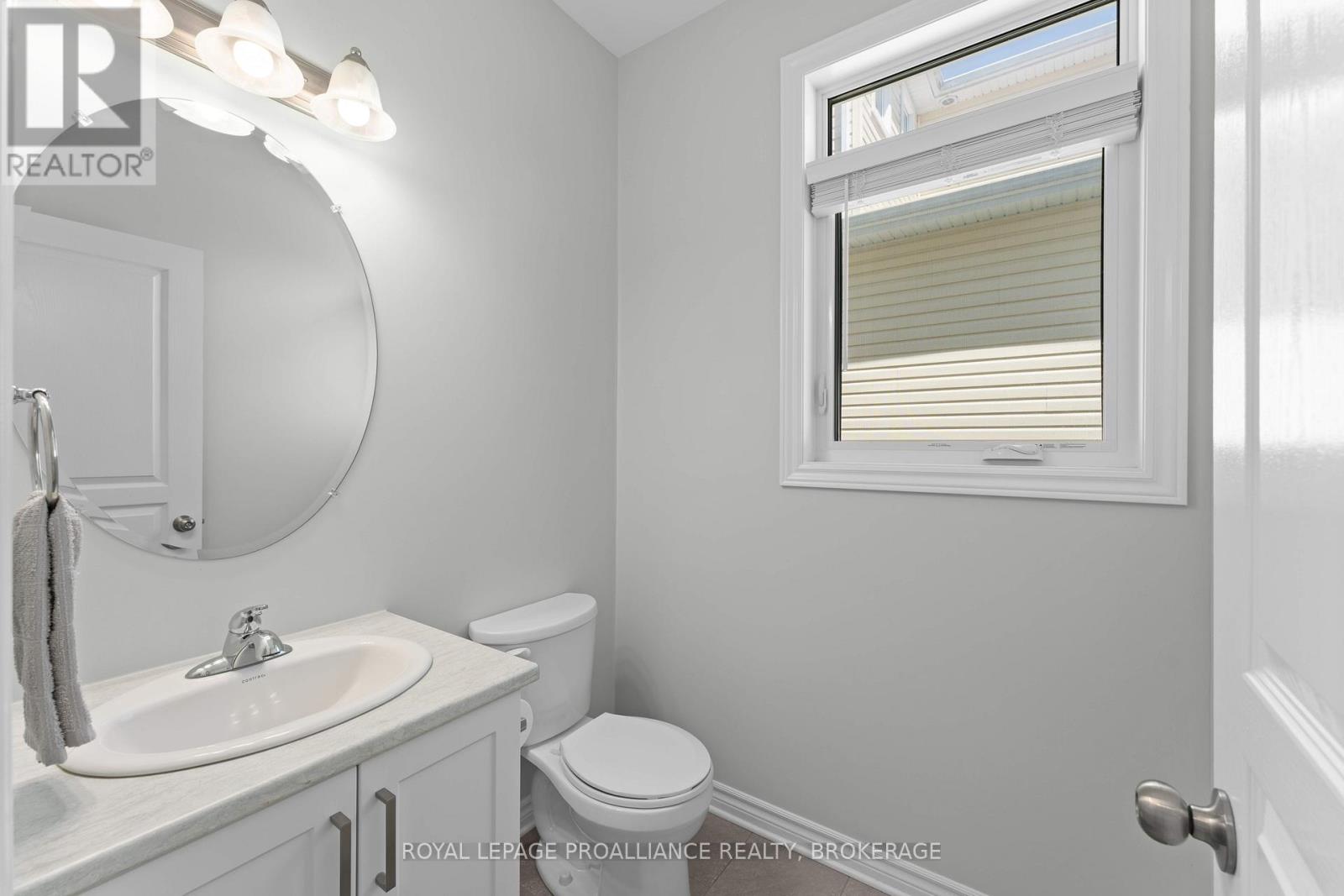 1606 Brookedayle Avenue, Kingston, Ontario  K7P 0S8 - Photo 8 - X12433724