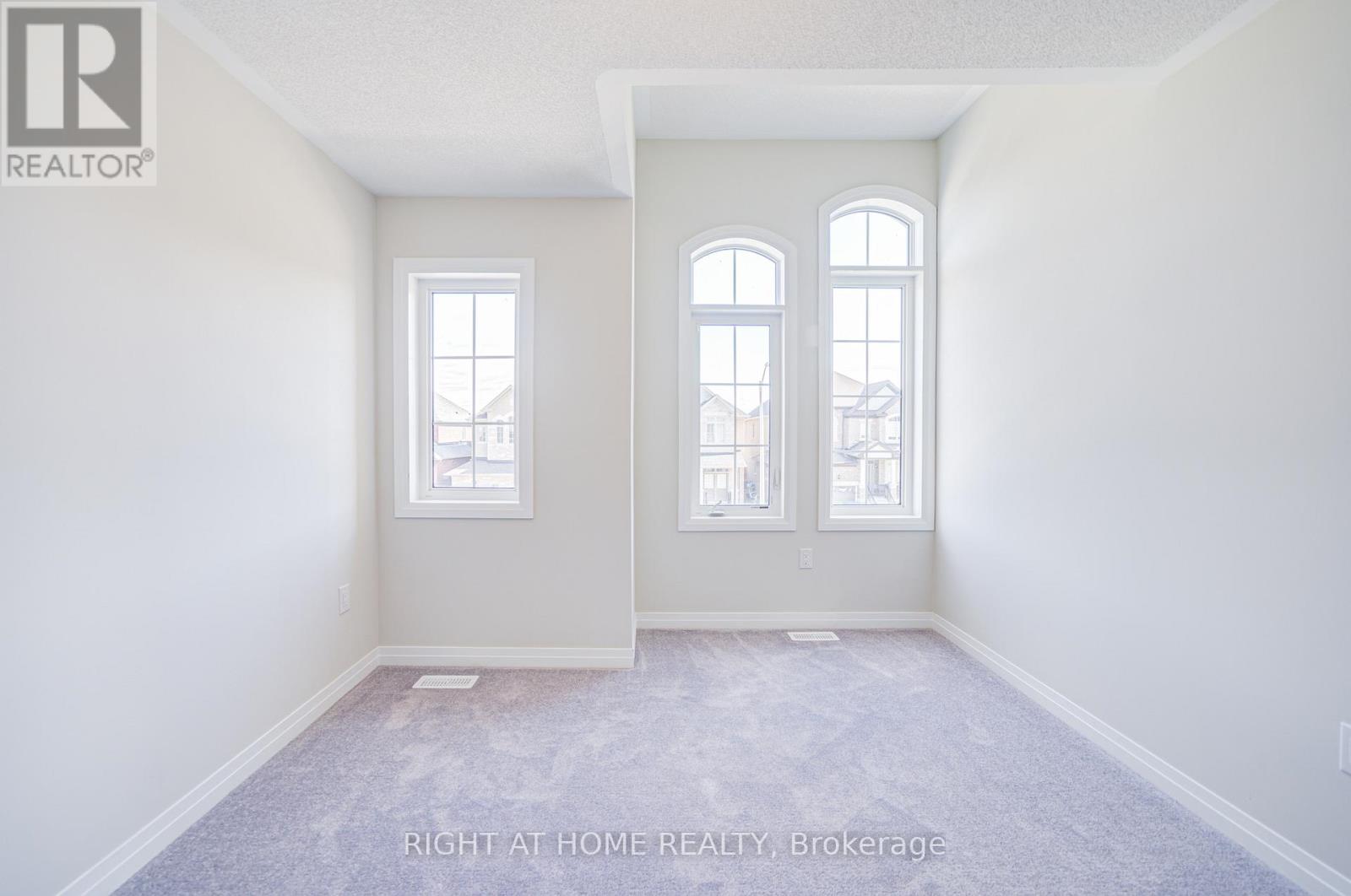 1296 Broderick Street, Innisfil, Ontario  L9S 0P6 - Photo 11 - N12431422
