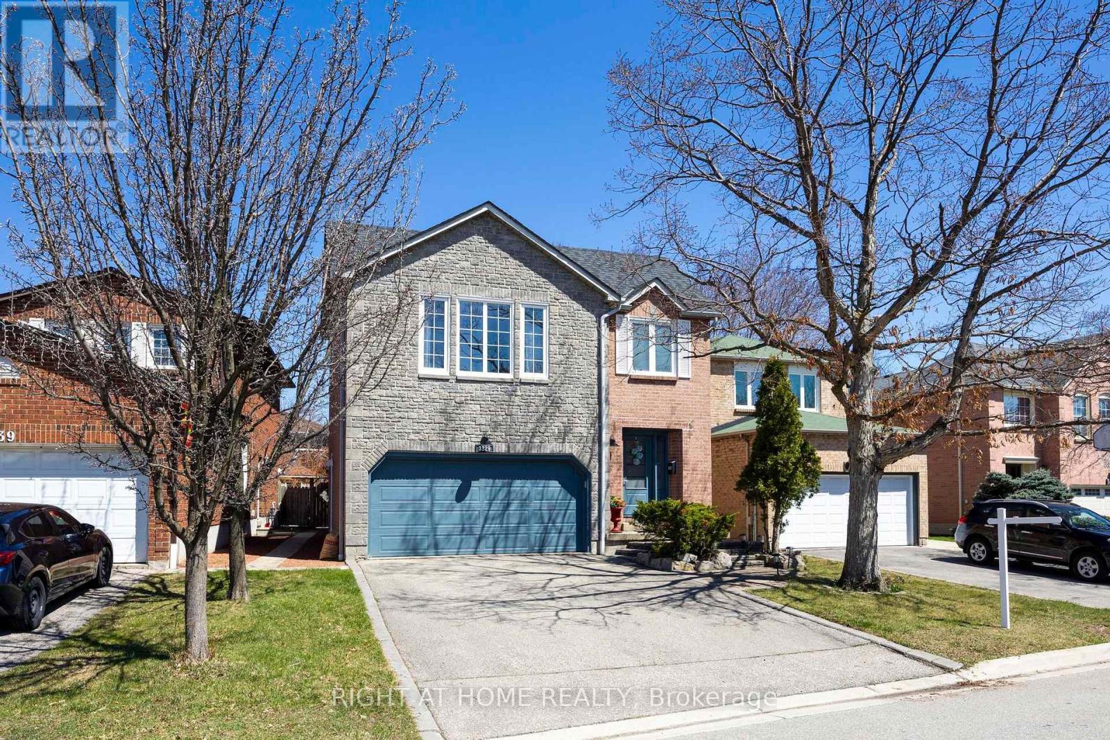1329 SWEETBIRCH COURT, Mississauga, Ontario
