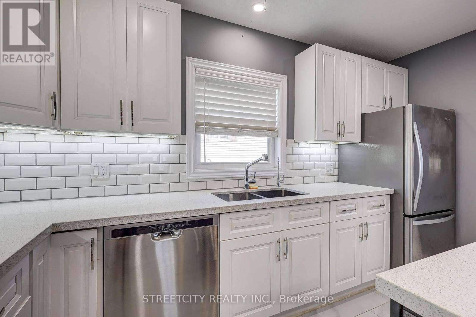 276 Marsh Line, Dutton/dunwich (Dutton), Ontario  N0L 1J0 - Photo 14 - X12433725