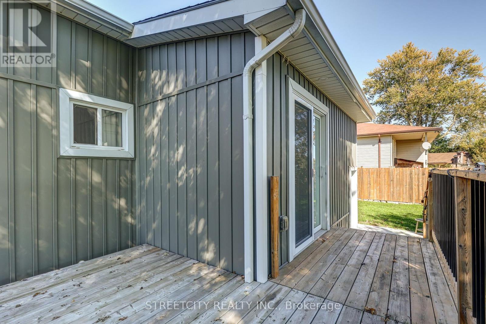276 Marsh Line, Dutton/dunwich (Dutton), Ontario  N0L 1J0 - Photo 38 - X12433725