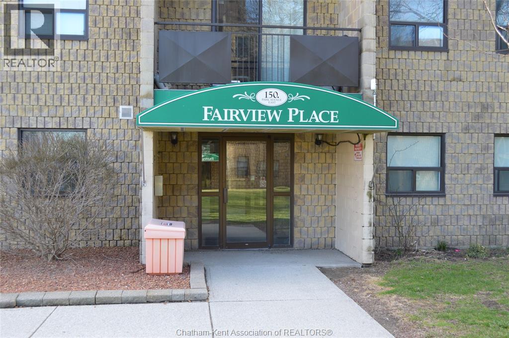 MLS# 25024793: 150 Park AVENUE Unit# 212, Chatham, Canada
