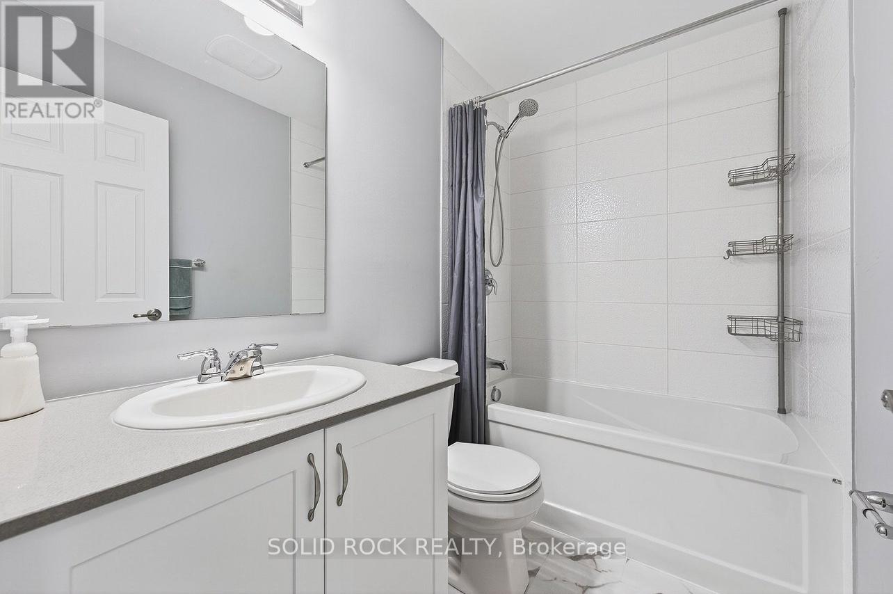 520 Ozawa Private, Ottawa, Ontario  K1K 4Z8 - Photo 12 - X12433715