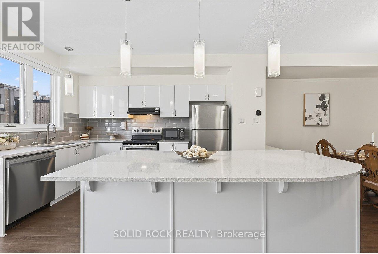 520 Ozawa Private, Ottawa, Ontario  K1K 4Z8 - Photo 14 - X12433715