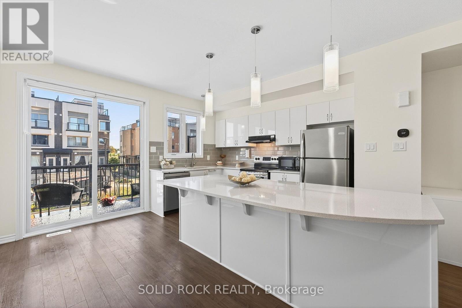 520 Ozawa Private, Ottawa, Ontario  K1K 4Z8 - Photo 18 - X12433715