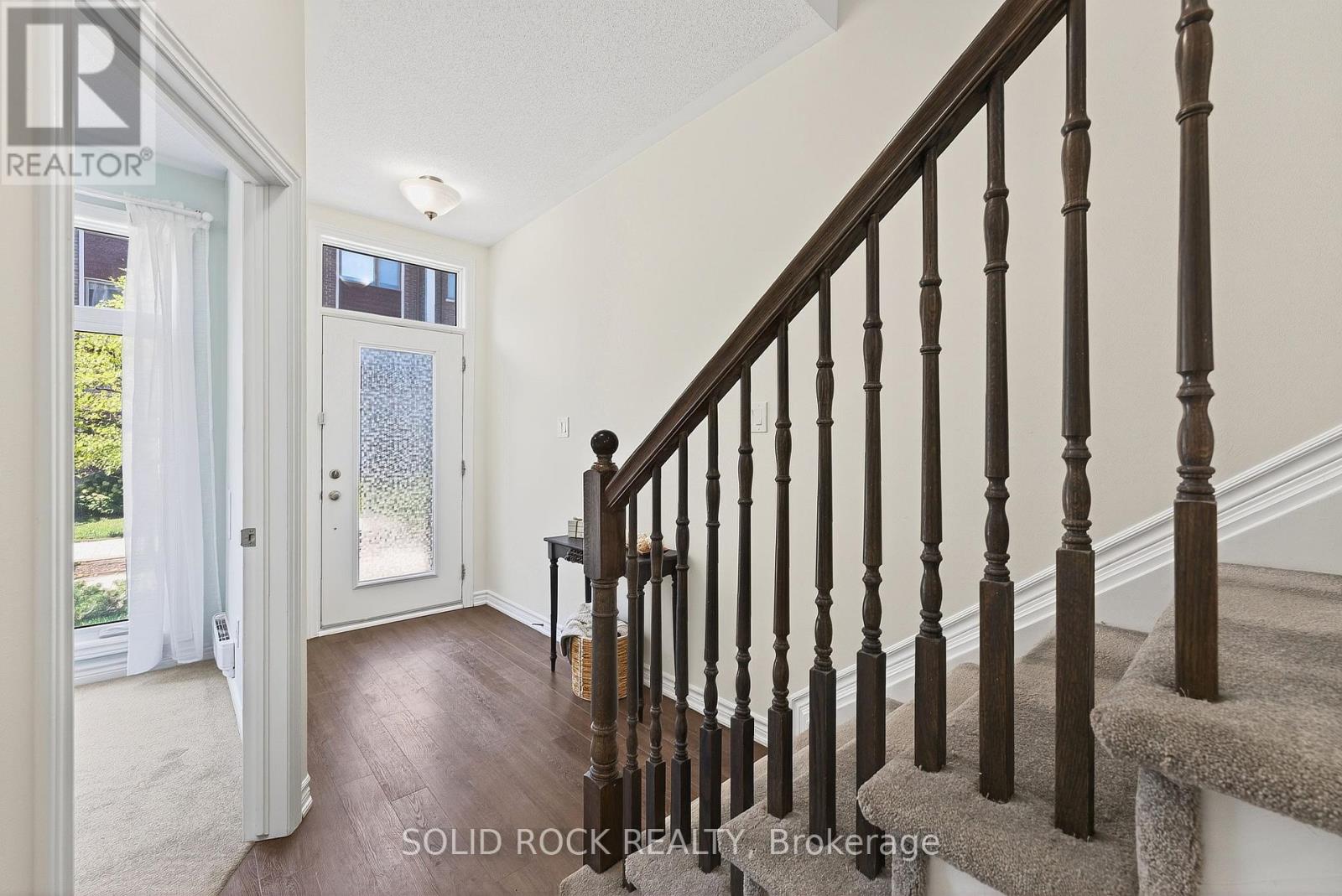 520 Ozawa Private, Ottawa, Ontario  K1K 4Z8 - Photo 6 - X12433715