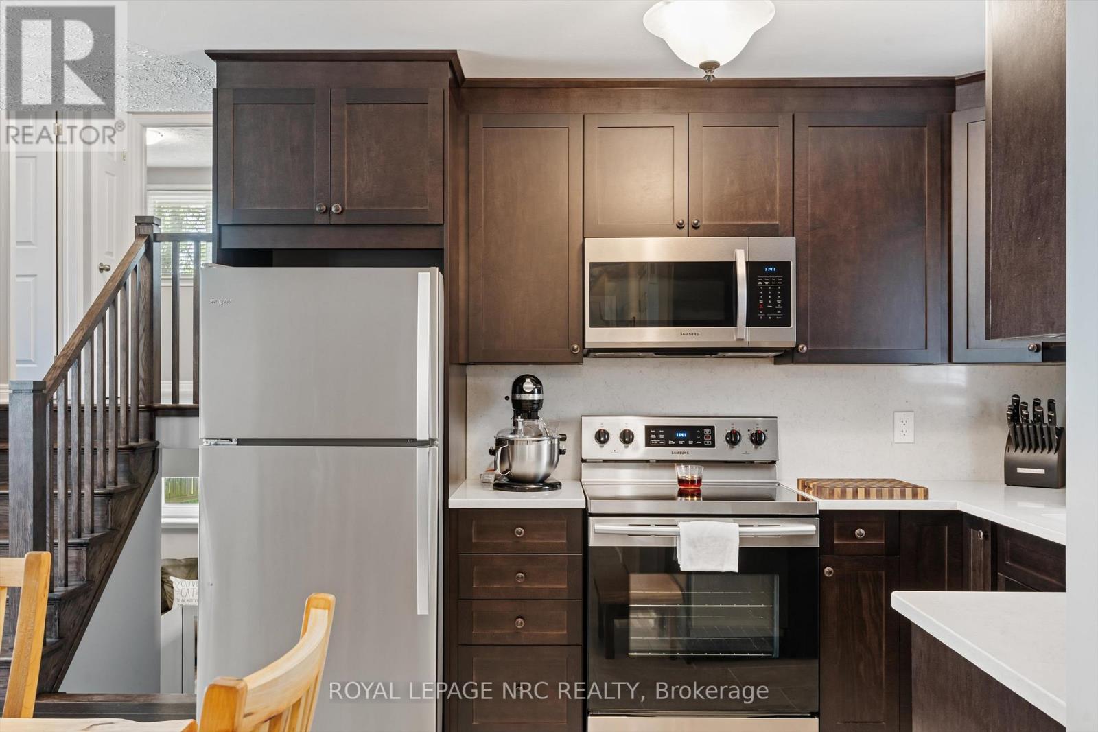 6237 Delta Drive, Niagara Falls (West Wood), Ontario  L2H 2H5 - Photo 11 - X12433729
