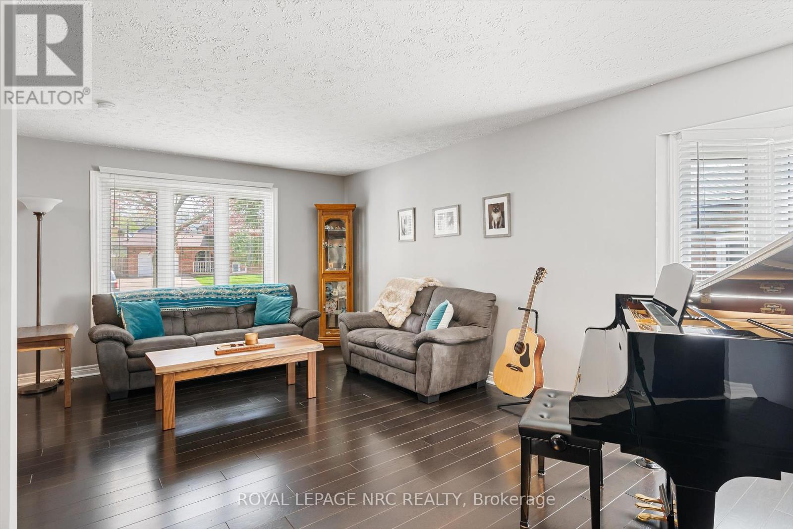 6237 Delta Drive, Niagara Falls (West Wood), Ontario  L2H 2H5 - Photo 4 - X12433729