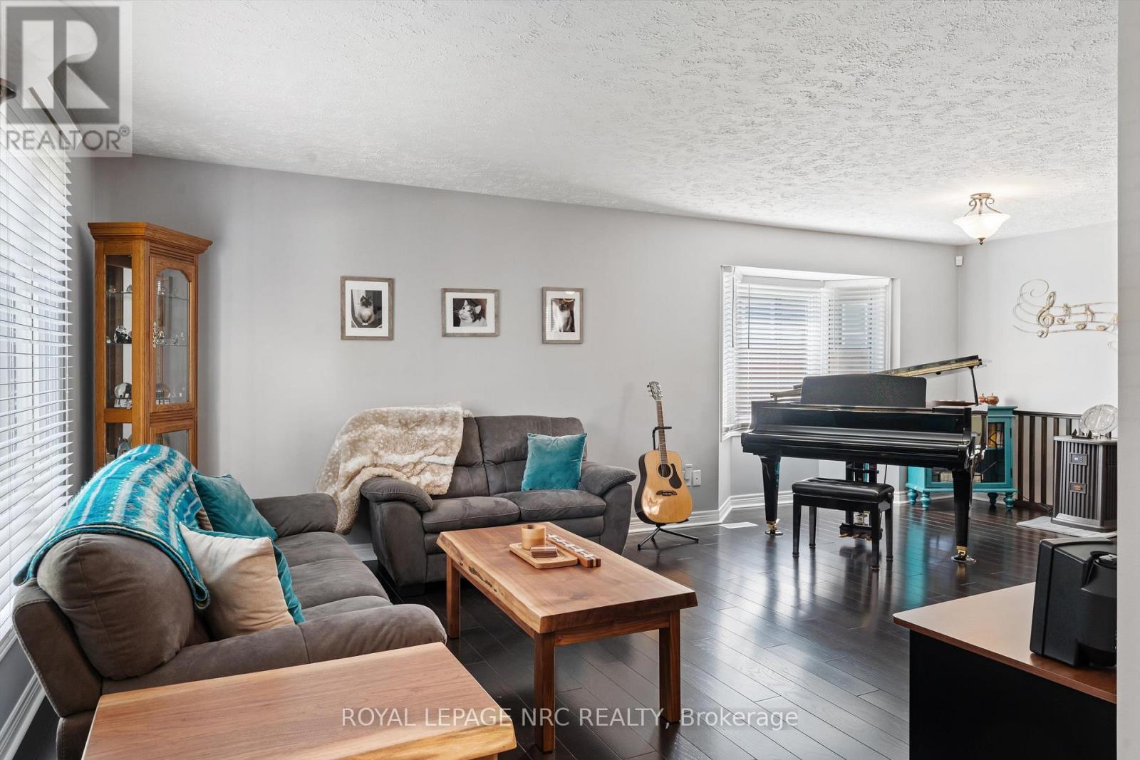 6237 Delta Drive, Niagara Falls (West Wood), Ontario  L2H 2H5 - Photo 5 - X12433729