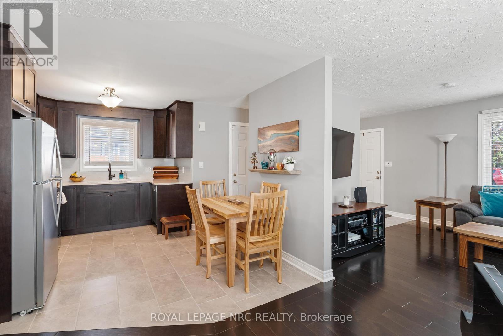6237 Delta Drive, Niagara Falls (West Wood), Ontario  L2H 2H5 - Photo 7 - X12433729
