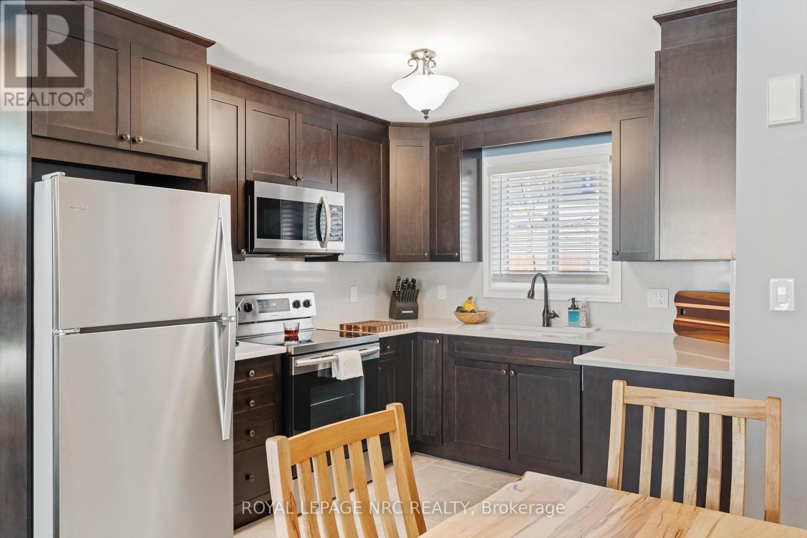 6237 Delta Drive, Niagara Falls (West Wood), Ontario  L2H 2H5 - Photo 9 - X12433729