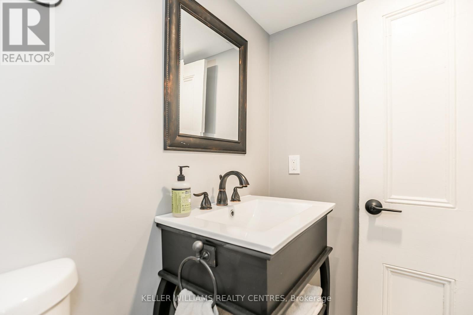 329 Park Avenue, Newmarket, Ontario  L3Y 1V4 - Photo 33 - N12422206