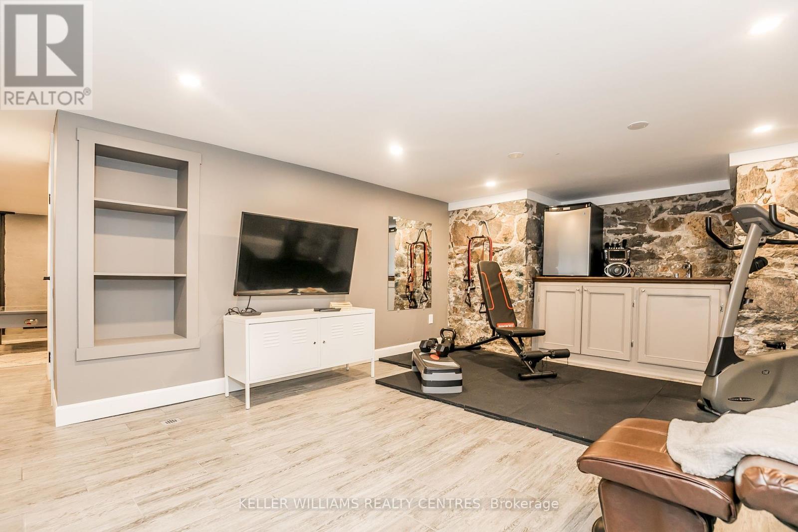 329 Park Avenue, Newmarket, Ontario  L3Y 1V4 - Photo 30 - N12422206
