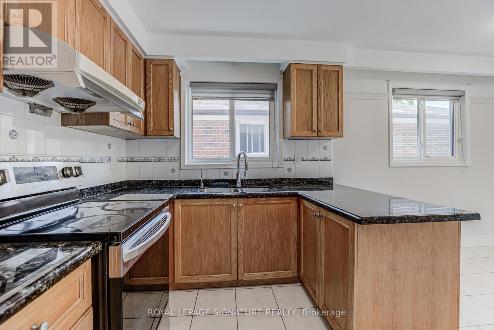 65 Bedle Avenue, Toronto, Ontario  M2H 1K7 - Photo 11 - C12433723