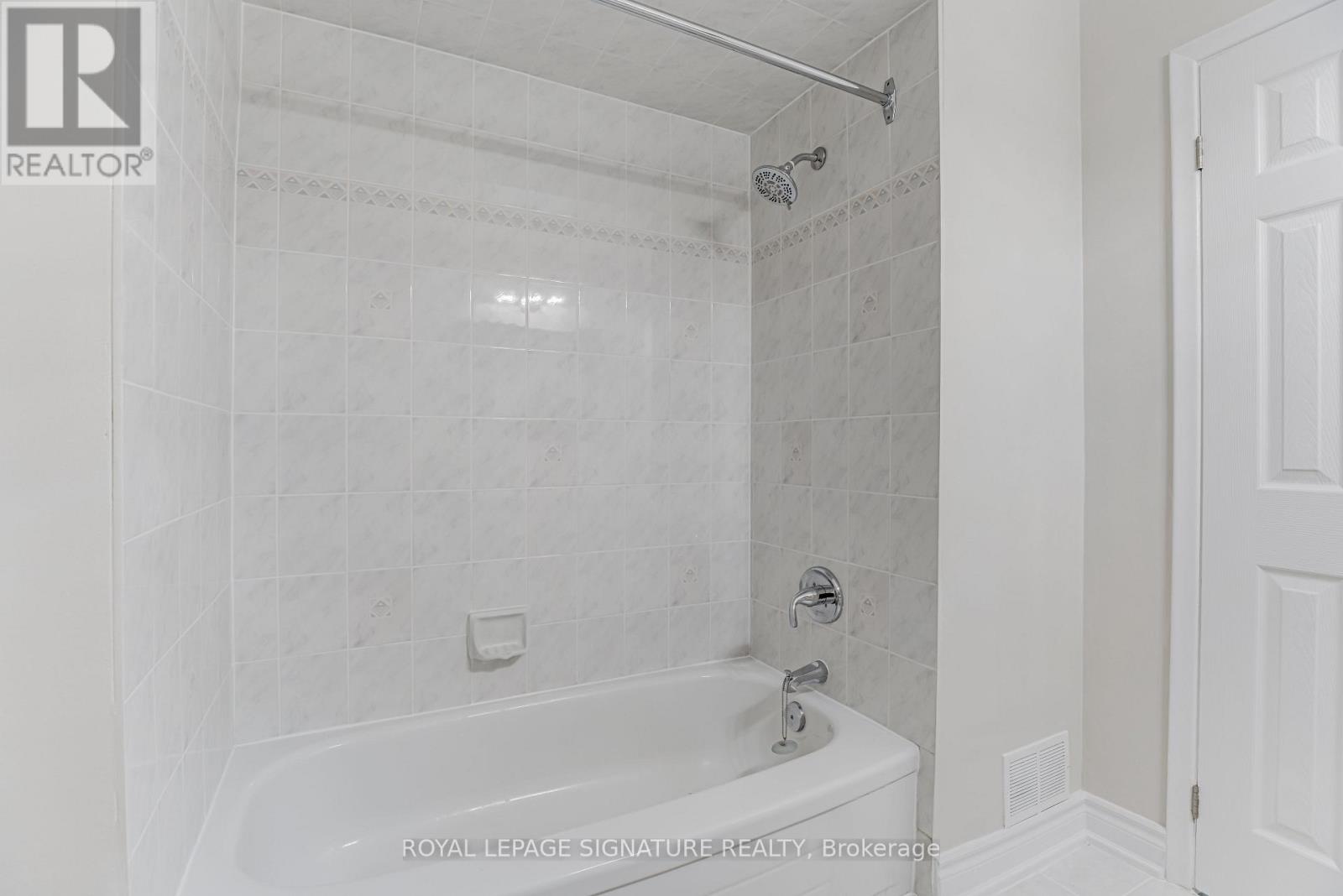 65 Bedle Avenue, Toronto, Ontario  M2H 1K7 - Photo 15 - C12433723