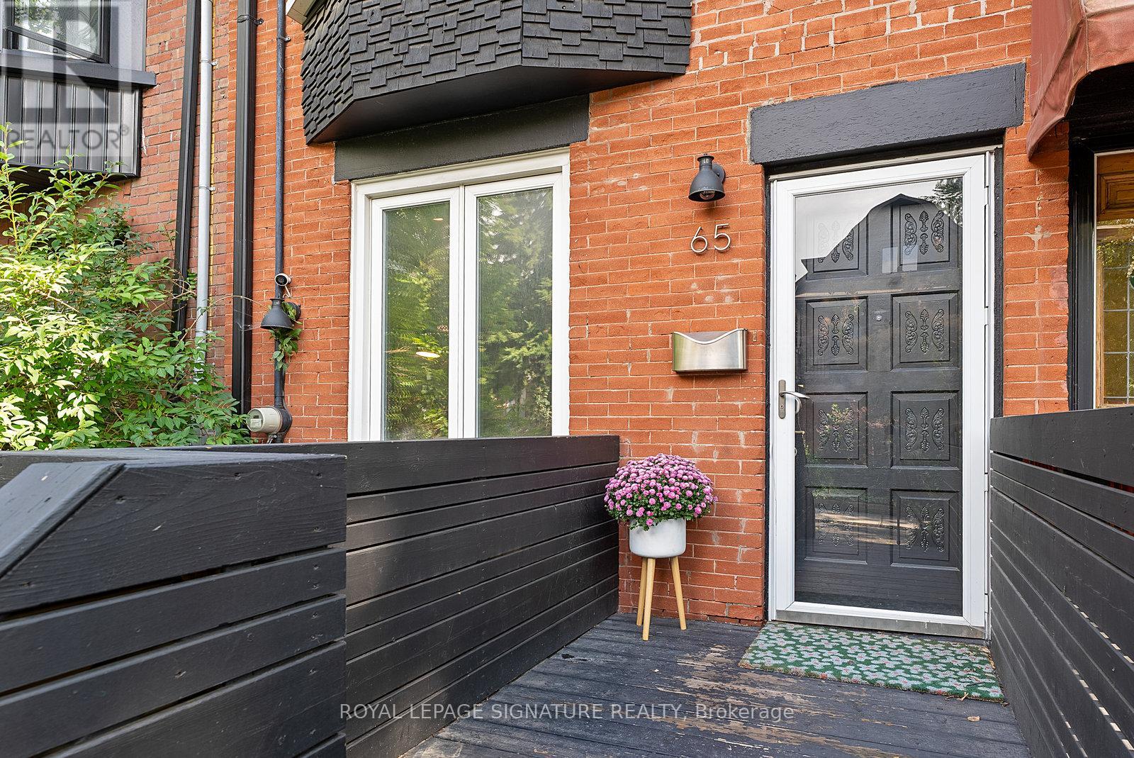 65 West Avenue, Toronto, Ontario  M4M 2L7 - Photo 2 - E12433728