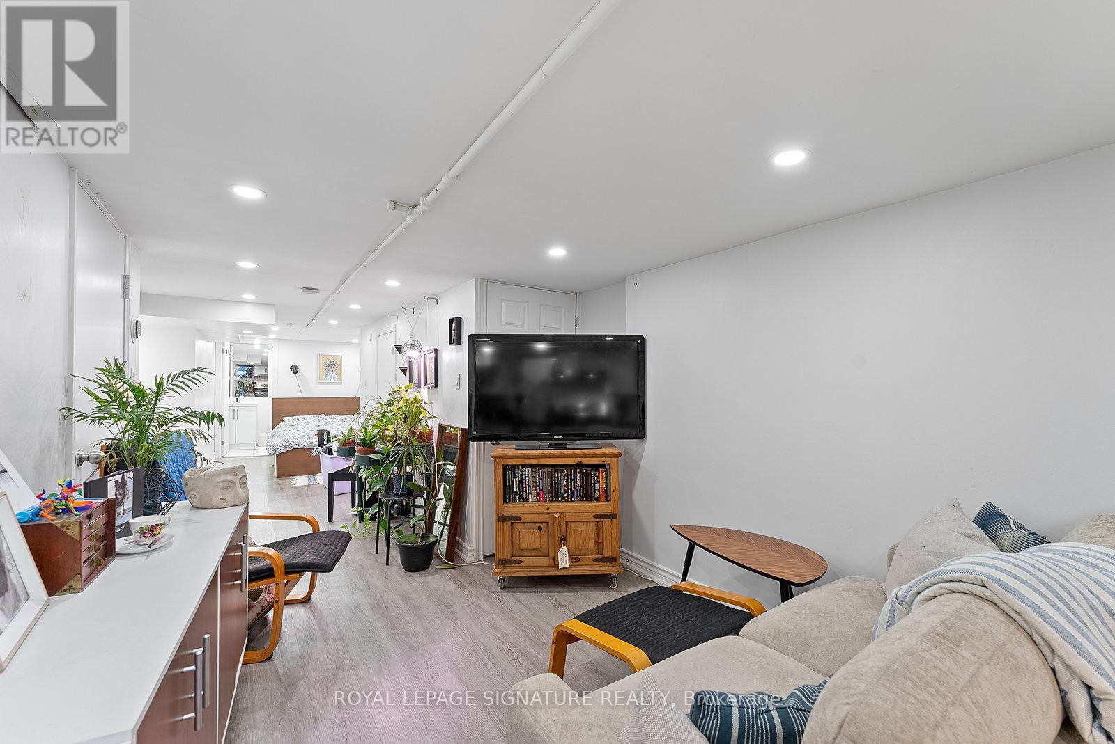 65 West Avenue, Toronto, Ontario  M4M 2L7 - Photo 21 - E12433728