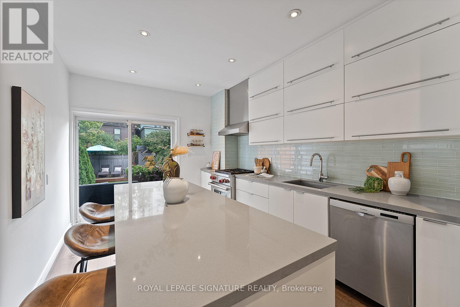65 West Avenue, Toronto, Ontario  M4M 2L7 - Photo 7 - E12433728