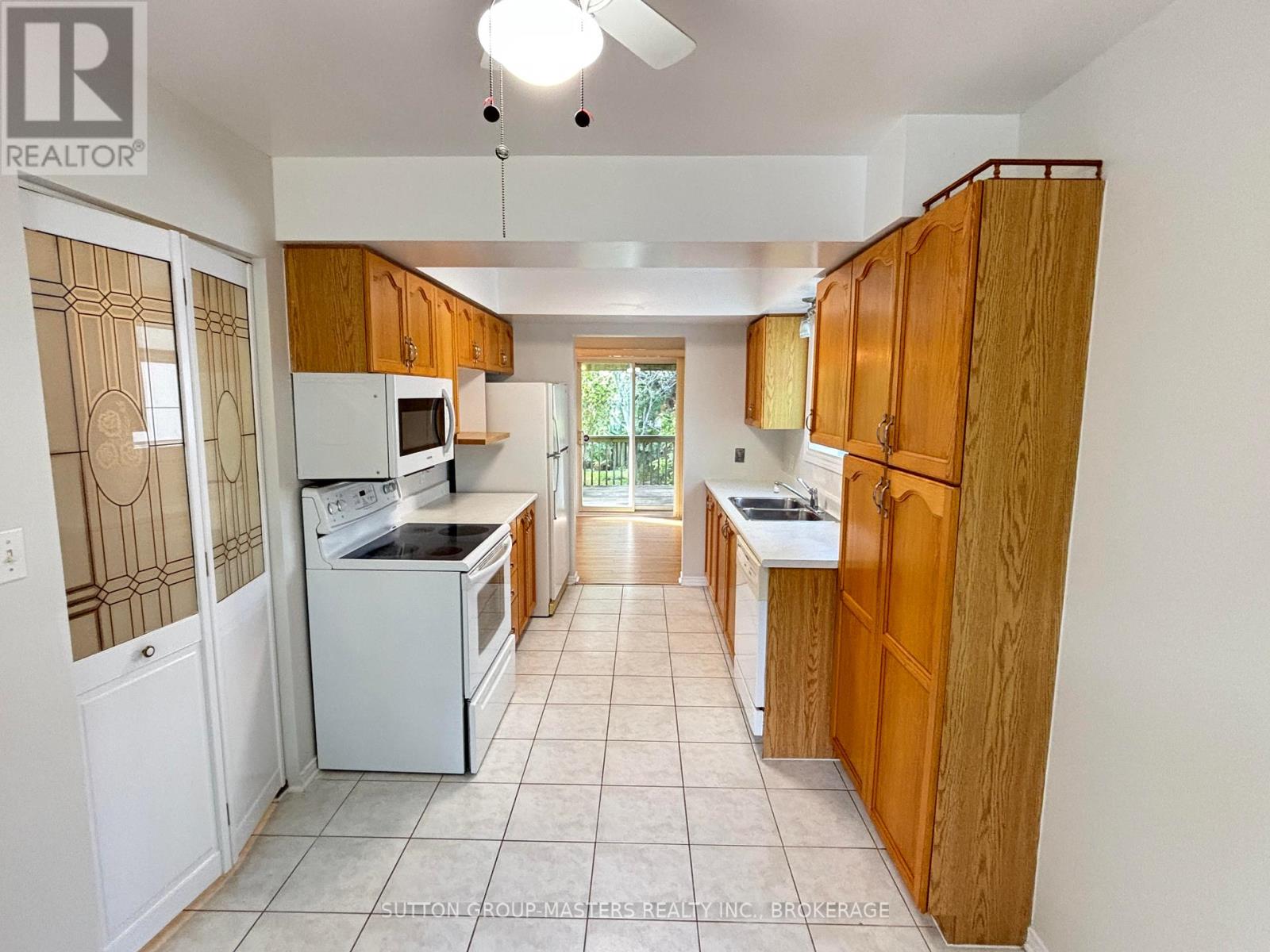 1077 Acadia Drive, Kingston (City Southwest), Ontario  K7M 8V7 - Photo 3 - X12433737