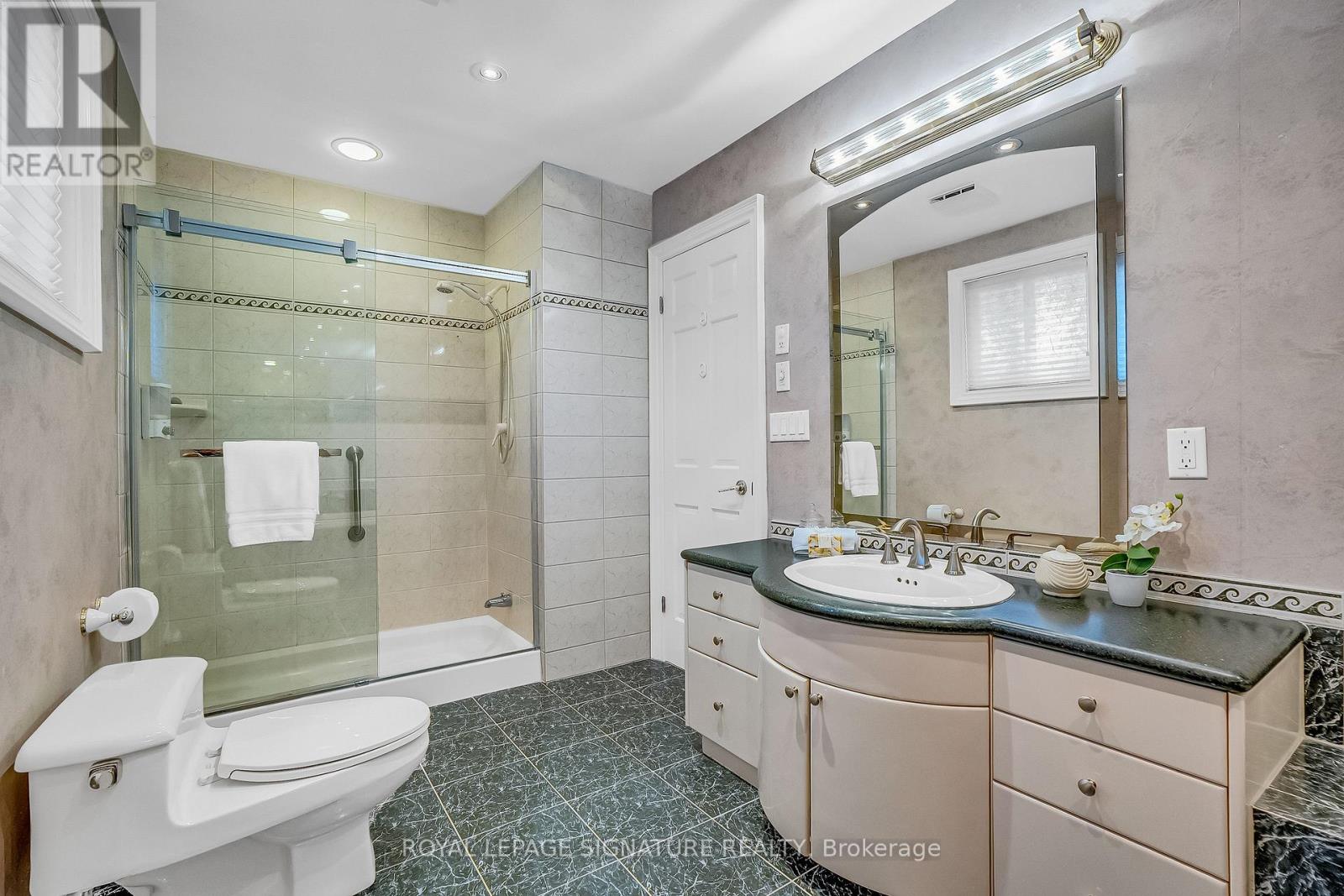 18 Mistflower Road, Toronto, Ontario  M2H 3G9 - Photo 26 - C12431472