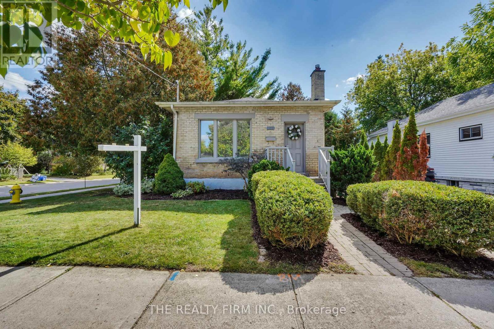 230 Edinburgh Street, London North, Ontario  N6H 1M3 - Photo 1 - X12433746