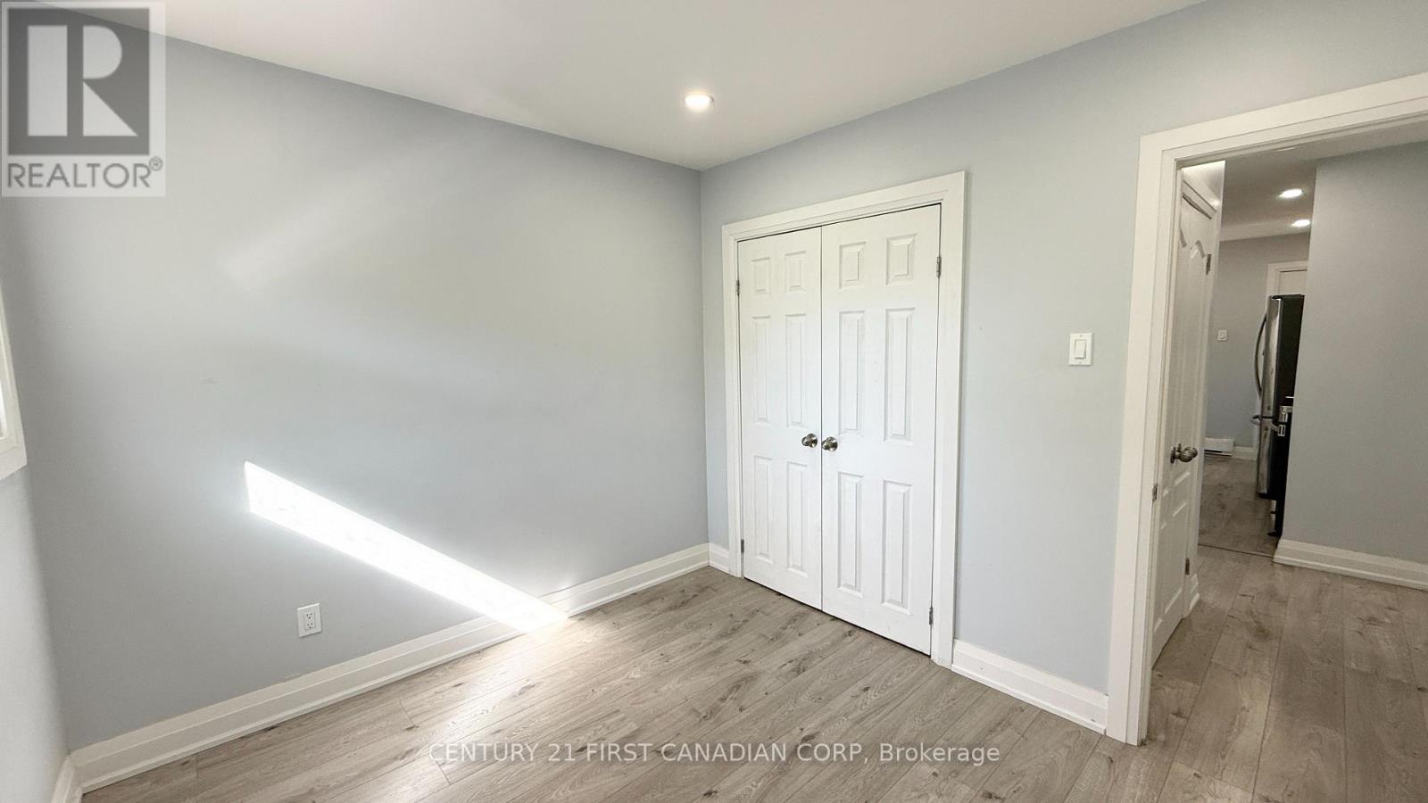 Upper Apartment - 17 Carfrae Crescent, London South, Ontario  N6C 4A8 - Photo 22 - X12433788